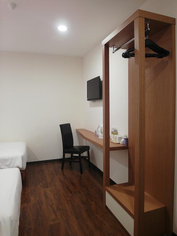 Nagoya Inn Hotel Kuah Habitación foto